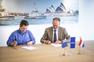 Sydney City Marine contract singning (1)